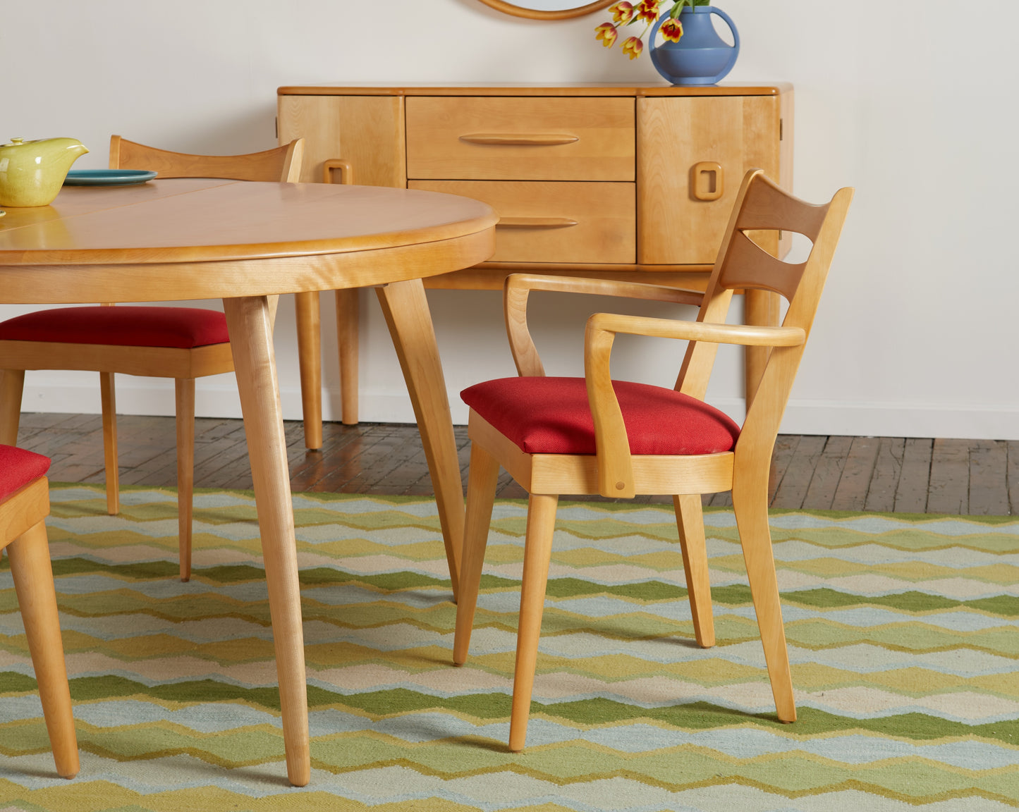 M 1553 C Cat's Eye Dining Chair with Arms